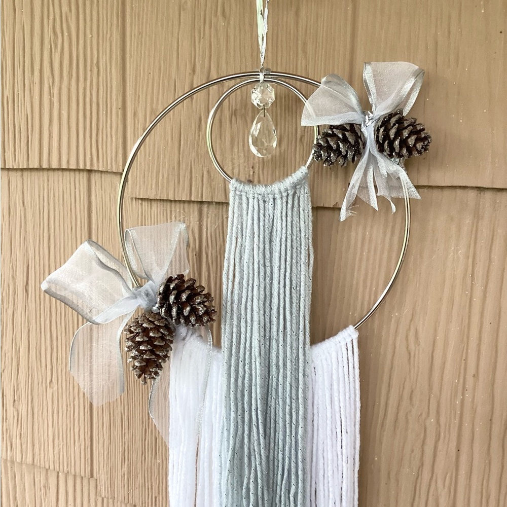 Wall Art Hand Crafted Suncatcher Silver White Gray Chrystal Christmas Pine Cone - Picture 11 of 13